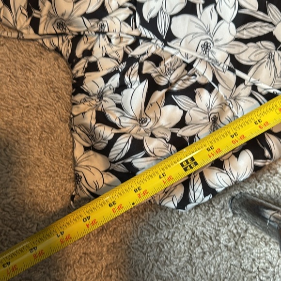 Nicole Miller Monochrome Floral Midi Dress - Picture 13 of 13